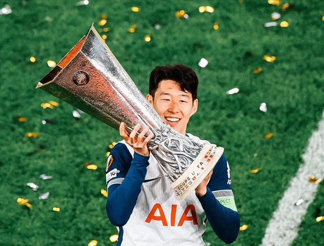 亚洲球星四冠王！李刚仁创纪录，难忘赛季！